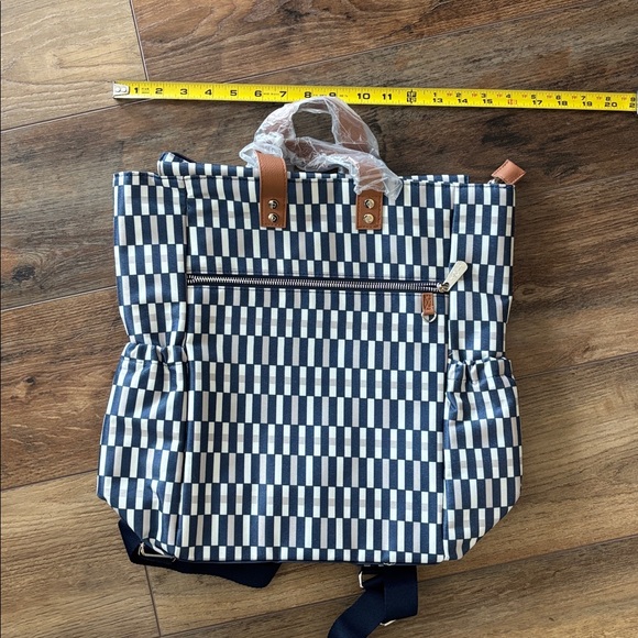 Thirty One Journey Backpack- Navy Oasis - Picture 13 of 14